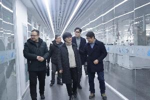 西湖區(qū)委常委韓斌等一行領(lǐng)導參觀調(diào)研唯鉑萊